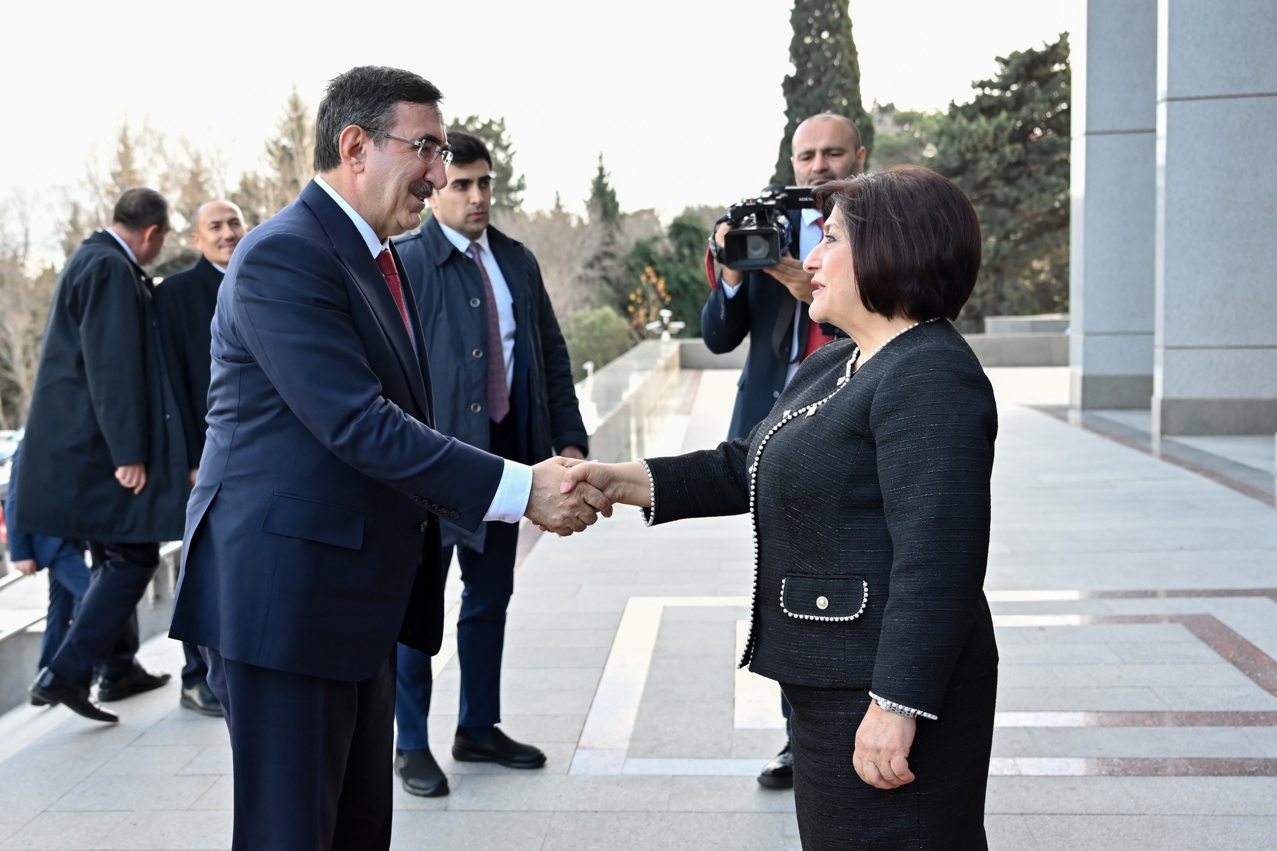 Milli Məclisin sədri Sahibə Qafarova Türkiyə Respublikasının Vitse-prezidenti ilə görüşüb Milli Məclisin sədri Sahibə Qafarova Türkiyə Respublikasının Vitse-prezidenti ilə görüşüb
