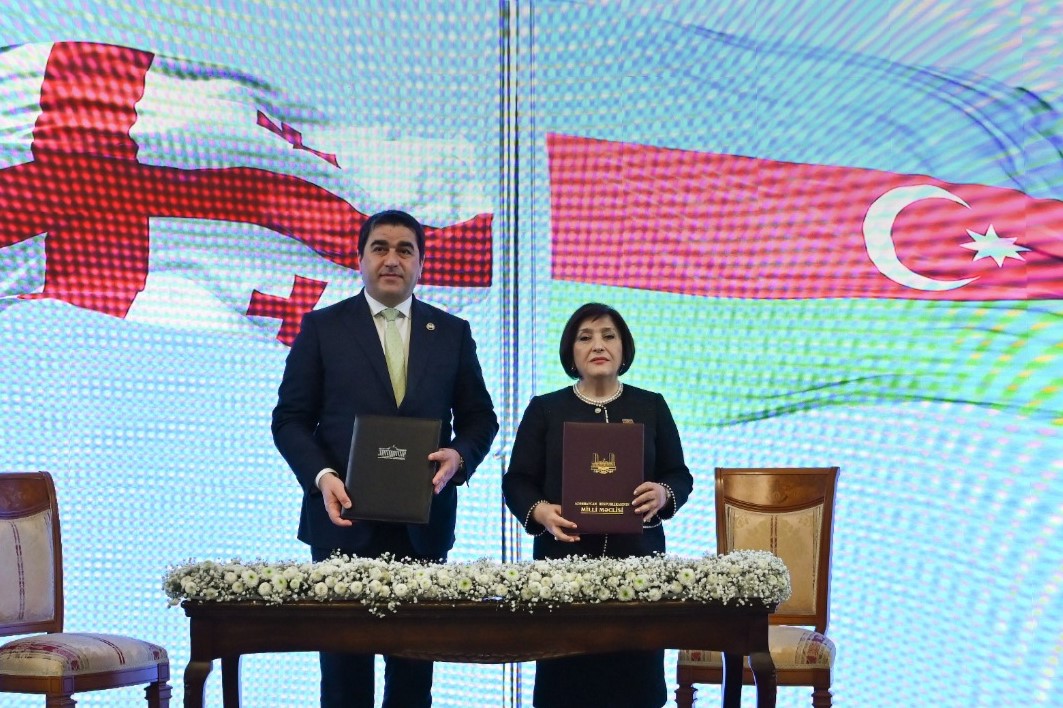 Azərbaycan Respublikasının Milli Məclisi ilə Gürcüstan Parlamenti arasında əməkdaşlıq haqqında memorandum imzalanıb Azərbaycan Respublikasının Milli Məclisi ilə Gürcüstan Parlamenti arasında əməkdaşlıq haqqında memorandum imzalanıb