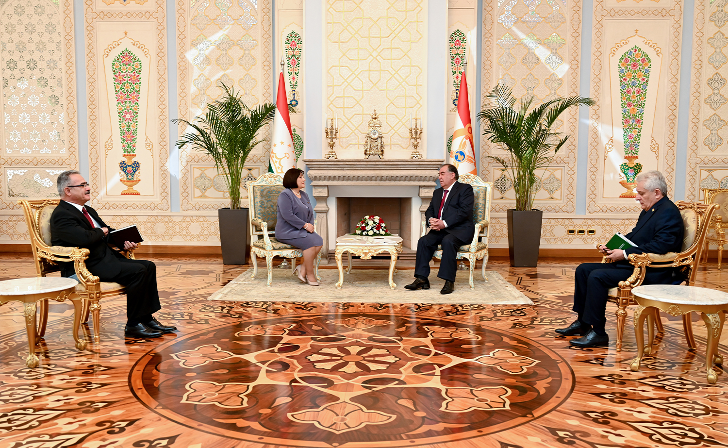 Председатель Милли Меджлиса Сагиба Гафарова встретилась с президентом Республики Таджикистан 