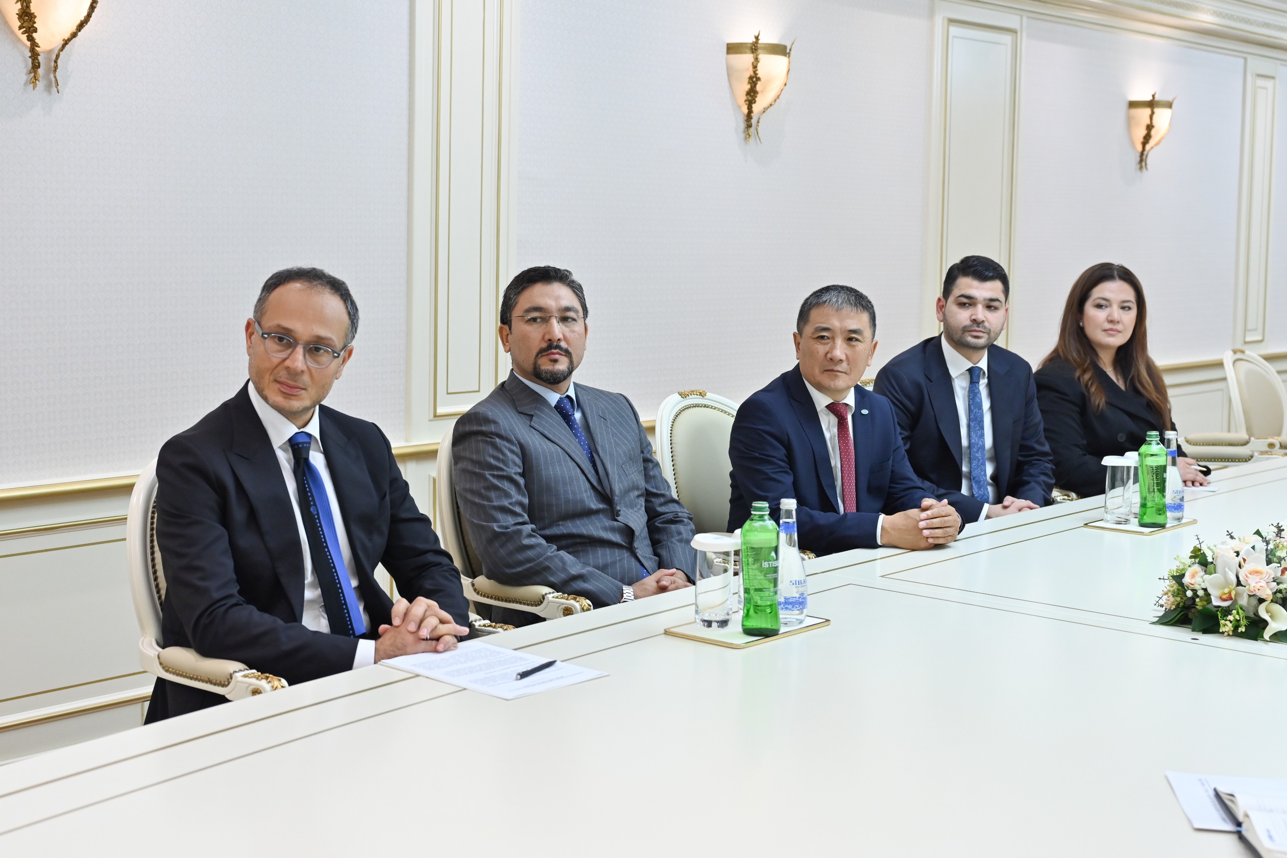 Milli Məclisin sədri Sahibə Qafarova TÜRKPA-nın yeni Baş katibinin başçılıq etdiyi nümayəndə heyətini qəbul edib Milli Məclisin sədri Sahibə Qafarova TÜRKPA-nın yeni Baş katibinin başçılıq etdiyi nümayəndə heyətini qəbul edib