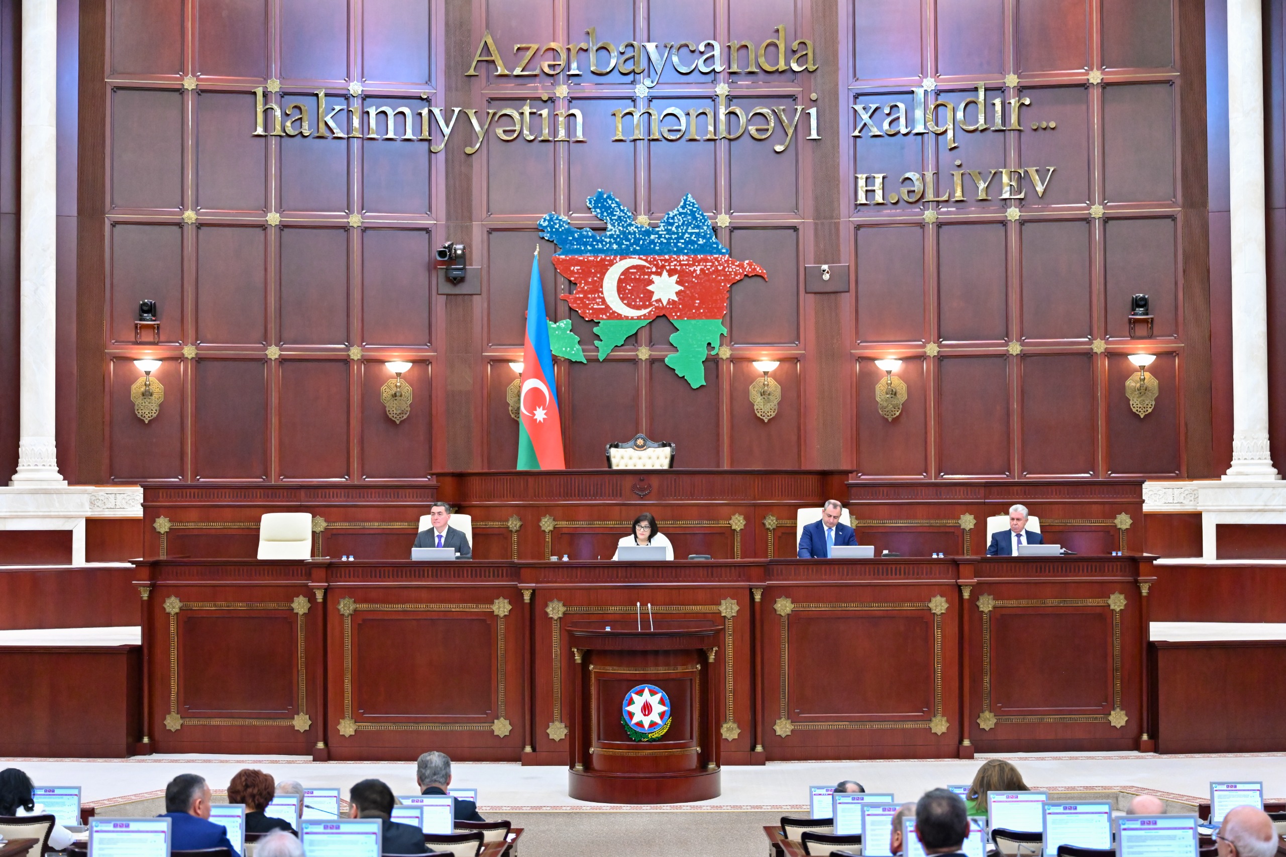 Milli Məclisin iclasında Milli Məclisin iclasında