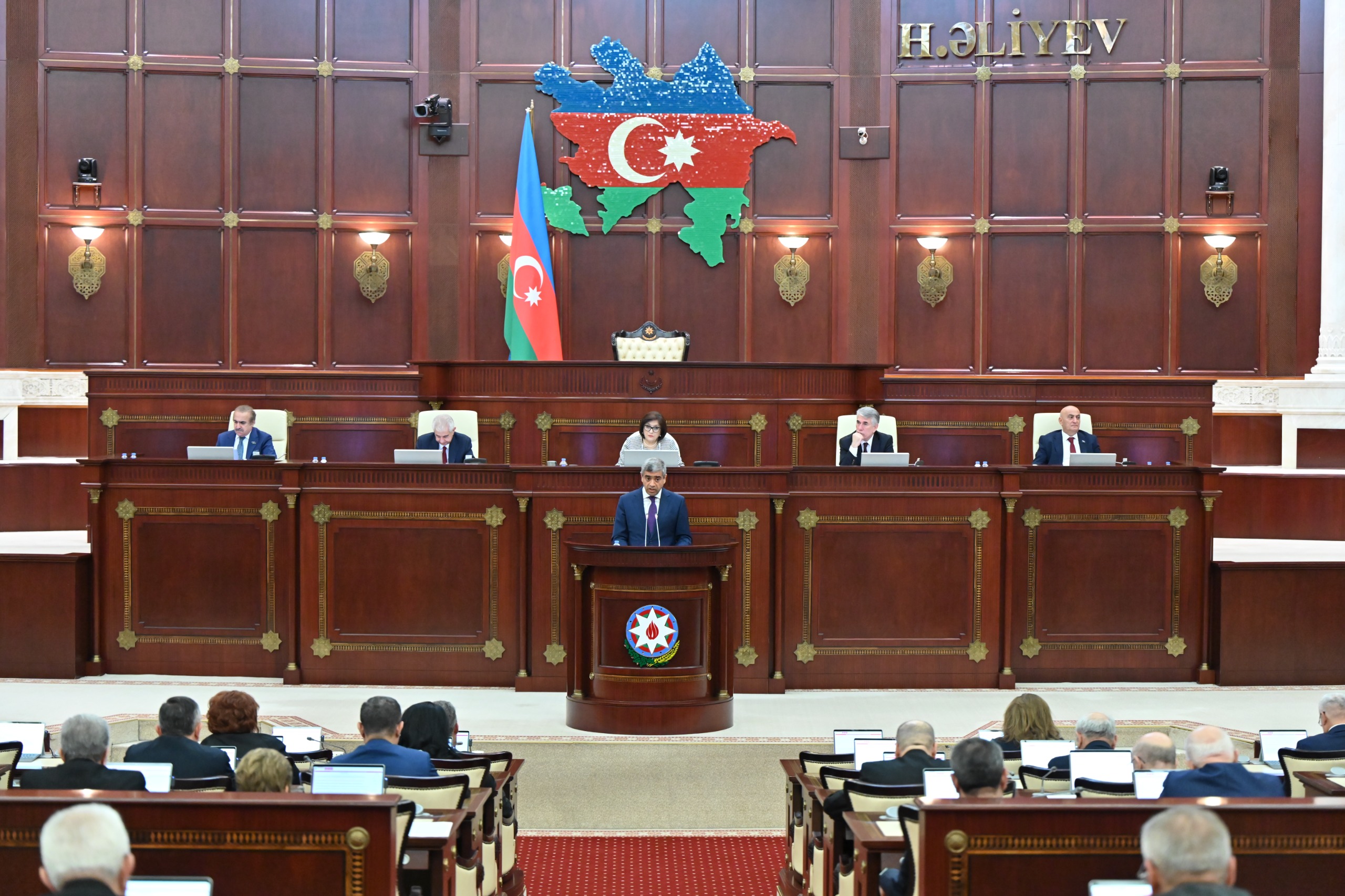 Milli Məclisin plenar iclasında 2026-ci ilin dövlət büdcəsi və büdcə zərfinə daxil olan qanun layihələri ikinci oxunuşda qəbul olunub Milli Məclisin plenar iclasında 2026-ci ilin dövlət büdcəsi və büdcə zərfinə daxil olan qanun layihələri ikinci oxunuşda qəbul olunub