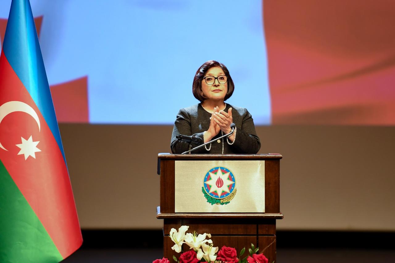 Milli Məclisin sədri Sahibə Qafarova Gürcüstanın Müstəqillik günü münasibəti ilə keçirilən tədbirdə çıxış edib Milli Məclisin sədri Sahibə Qafarova Gürcüstanın Müstəqillik günü münasibəti ilə keçirilən tədbirdə çıxış edib