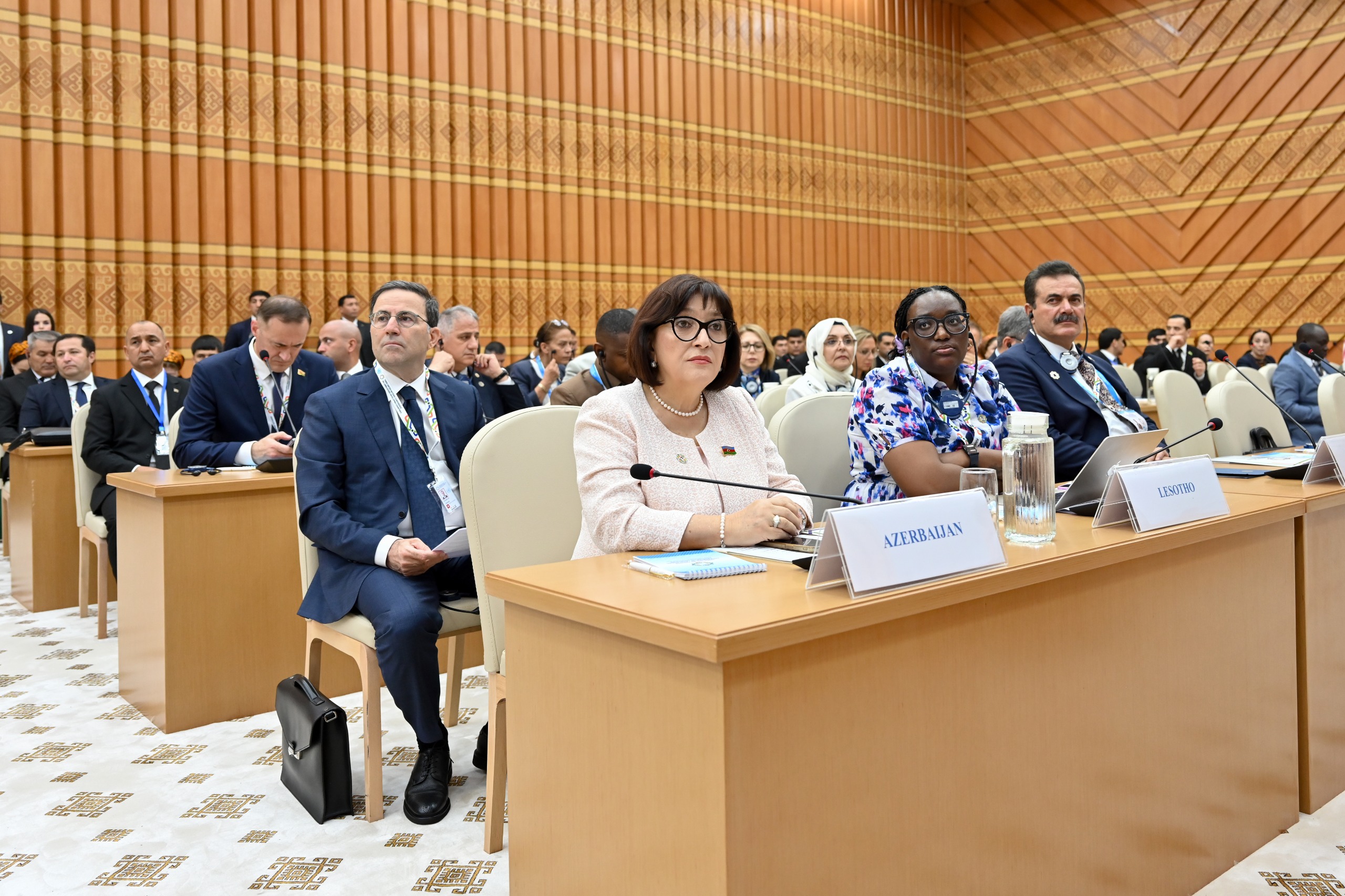 Milli Məclisin sədri Sahibə Qafarova Türkmənistanda BMT Konfransı çərçivəsində keçirilən Parlamentlərarası Forumda iştirak edib Milli Məclisin sədri Sahibə Qafarova Türkmənistanda BMT Konfransı çərçivəsində keçirilən Parlamentlərarası Forumda iştirak edib