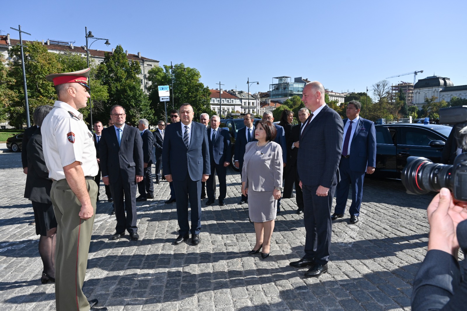 Milli Məclisin sədri Sahibə Qafarova Sofiya şəhərində “Naməlum əsgər” abidəsini ziyarət edib Milli Məclisin sədri Sahibə Qafarova Sofiya şəhərində “Naməlum əsgər” abidəsini ziyarət edib