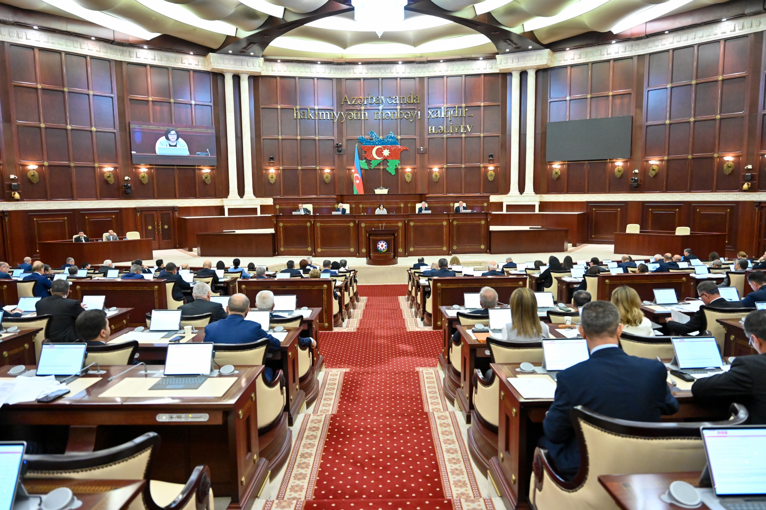 Milli Məclisin plenar iclasında Milli Məclisin plenar iclasında