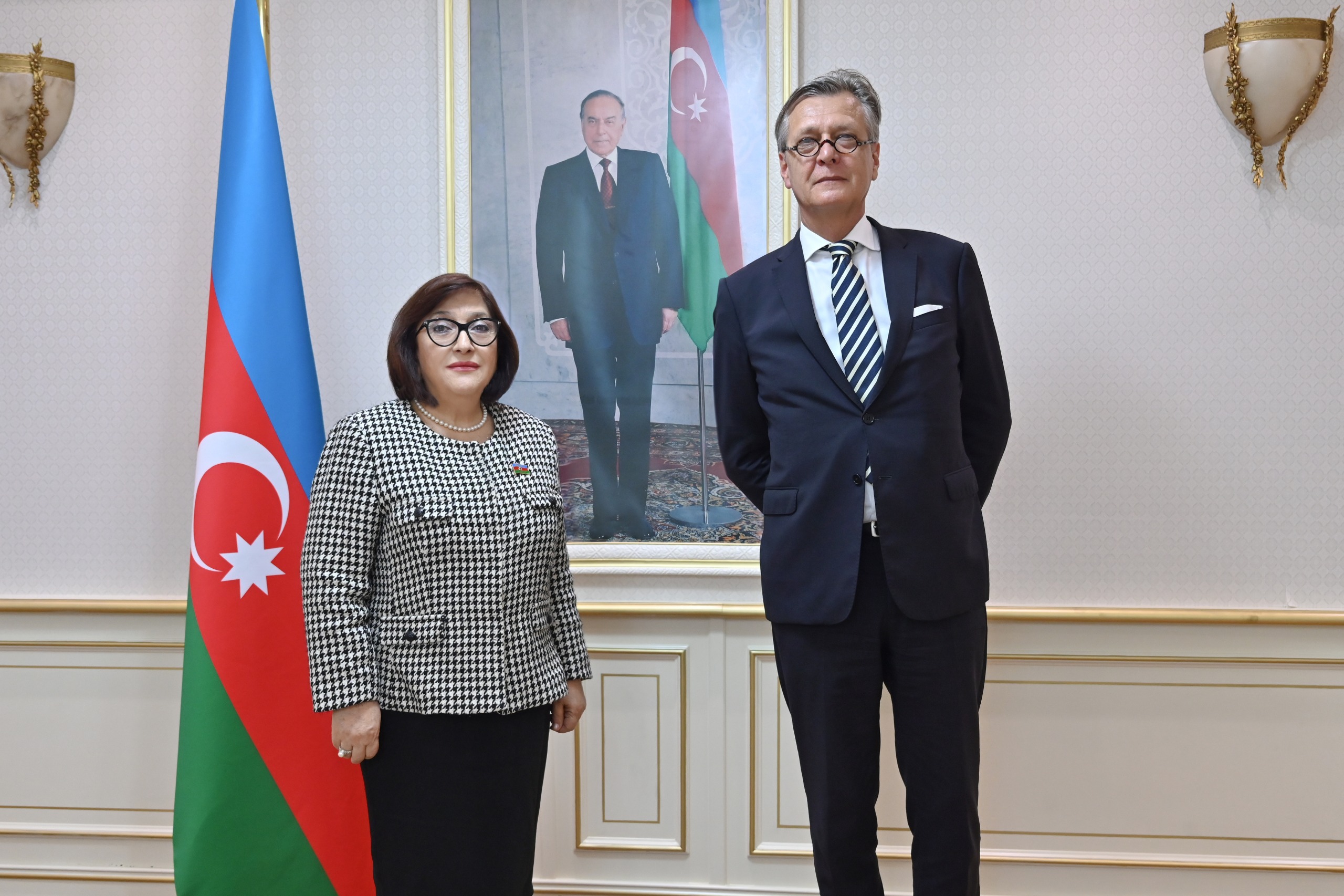 Milli Məclisin sədri Sahibə Qafarova Almaniyanın Azərbaycandakı səfiri ilə görüşüb Milli Məclisin sədri Sahibə Qafarova Almaniyanın Azərbaycandakı səfiri ilə görüşüb